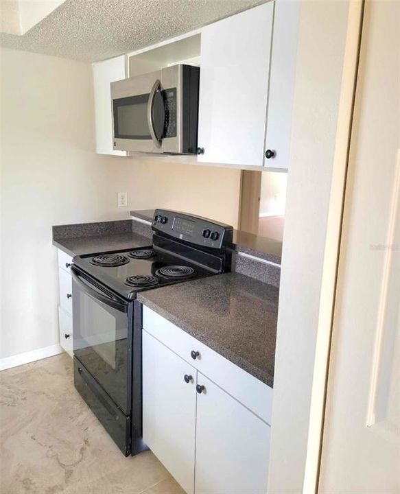 Active With Contract: $130,000 (1 beds, 1 baths, 760 Square Feet)