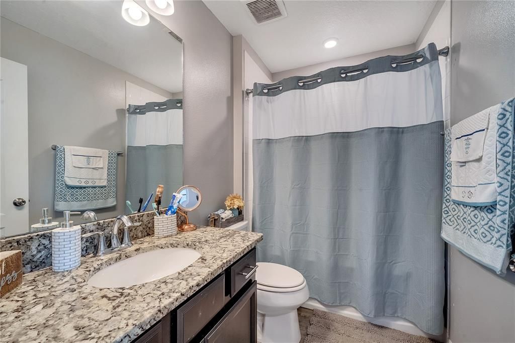 Active With Contract: $2,400 (3 beds, 2 baths, 1451 Square Feet)