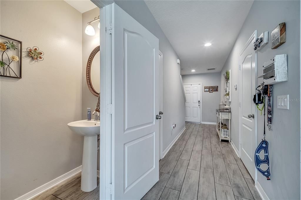 Active With Contract: $2,400 (3 beds, 2 baths, 1451 Square Feet)