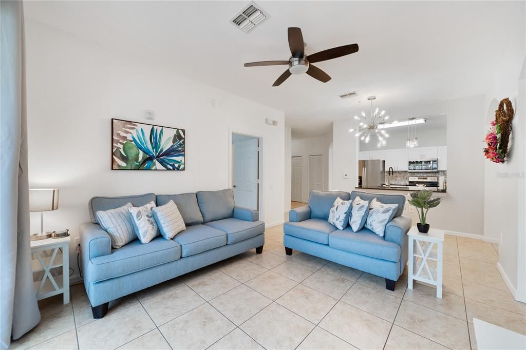 Active With Contract: $295,000 (3 beds, 2 baths, 1268 Square Feet)