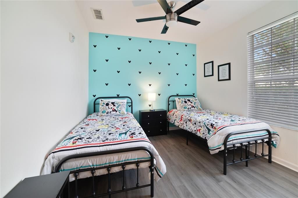 Active With Contract: $295,000 (3 beds, 2 baths, 1268 Square Feet)