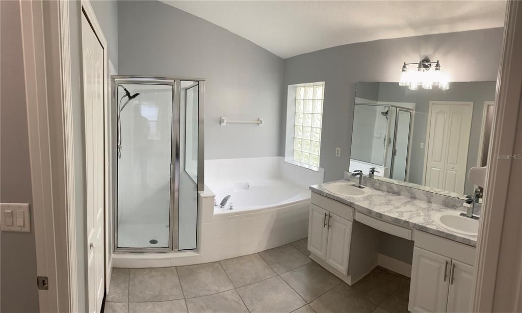 Active With Contract: $2,450 (3 beds, 2 baths, 1726 Square Feet)