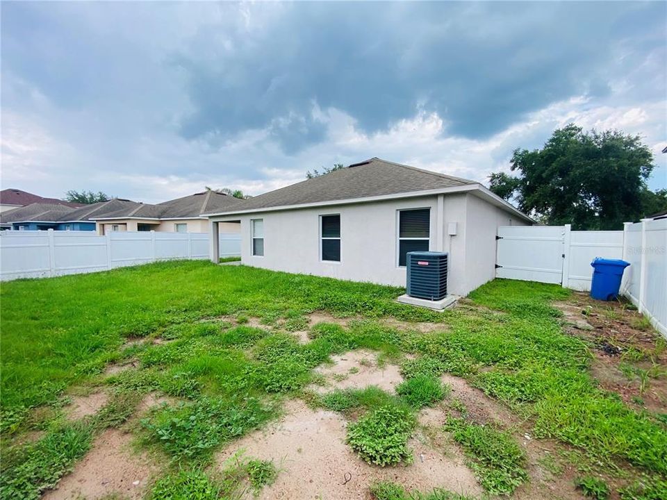 Active With Contract: $329,900 (4 beds, 2 baths, 1776 Square Feet)