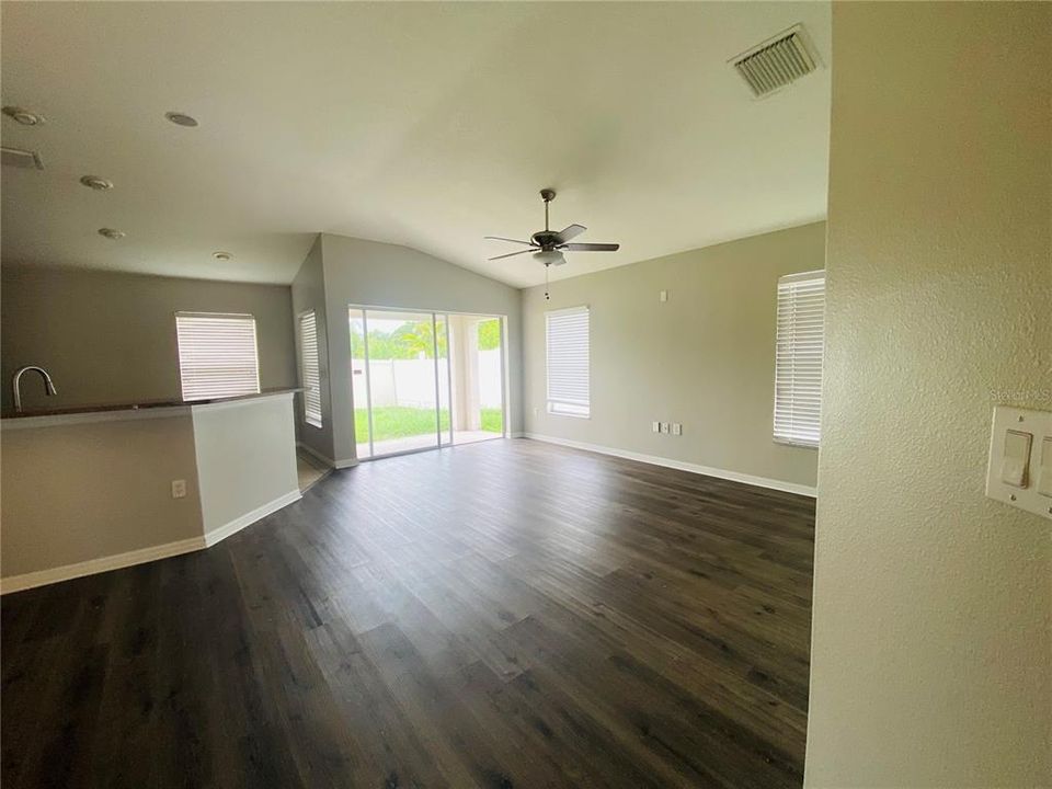 Active With Contract: $329,900 (4 beds, 2 baths, 1776 Square Feet)