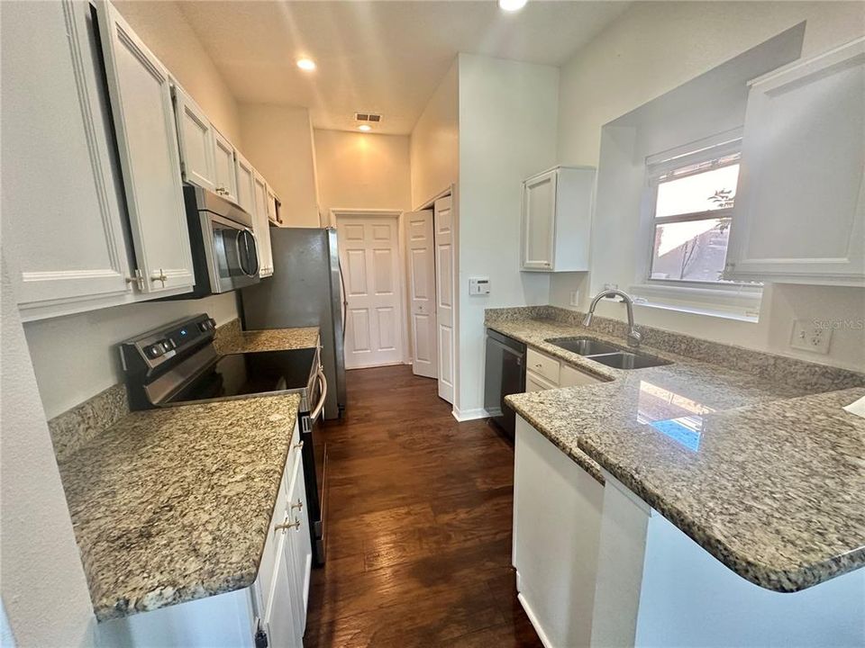 For Rent: $2,495 (3 beds, 2 baths, 1352 Square Feet)