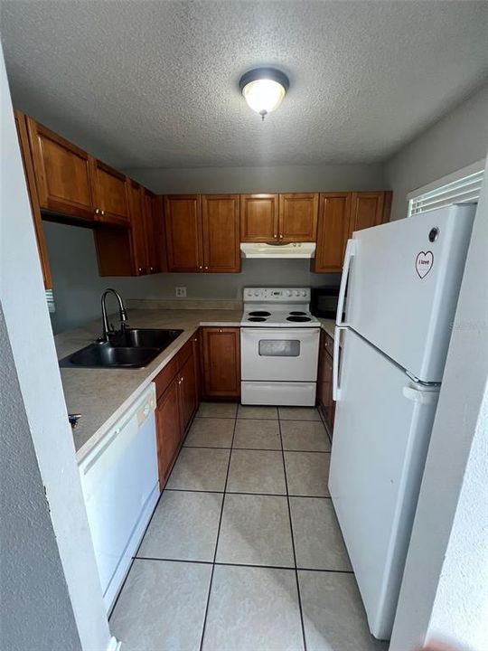 For Rent: $1,500 (2 beds, 2 baths, 864 Square Feet)