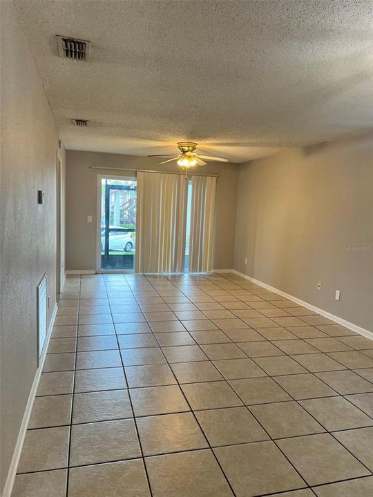 For Rent: $1,500 (2 beds, 2 baths, 864 Square Feet)