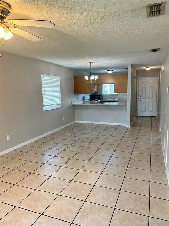 For Rent: $1,500 (2 beds, 2 baths, 864 Square Feet)