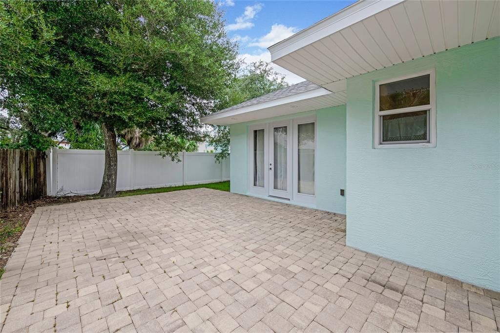 Lanai with room for outdoor dining and a sitting area