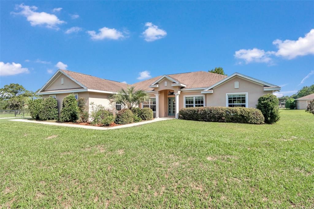 For Sale: $759,000 (3 beds, 2 baths, 2384 Square Feet)