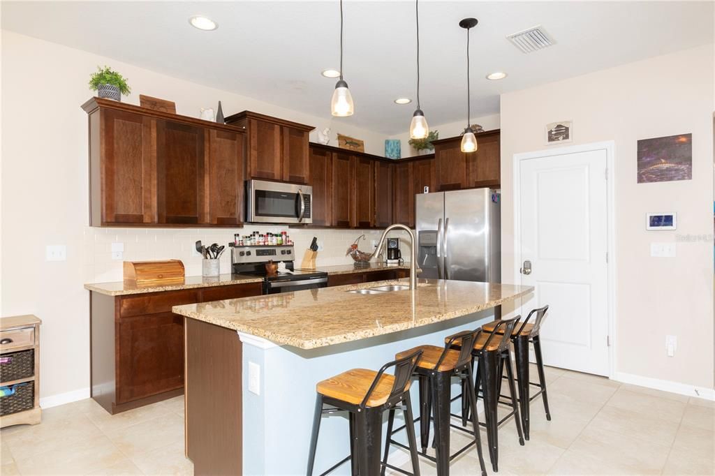 Active With Contract: $360,000 (3 beds, 2 baths, 1724 Square Feet)