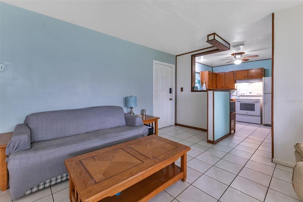 Active With Contract: $199,900 (3 beds, 1 baths, 1208 Square Feet)