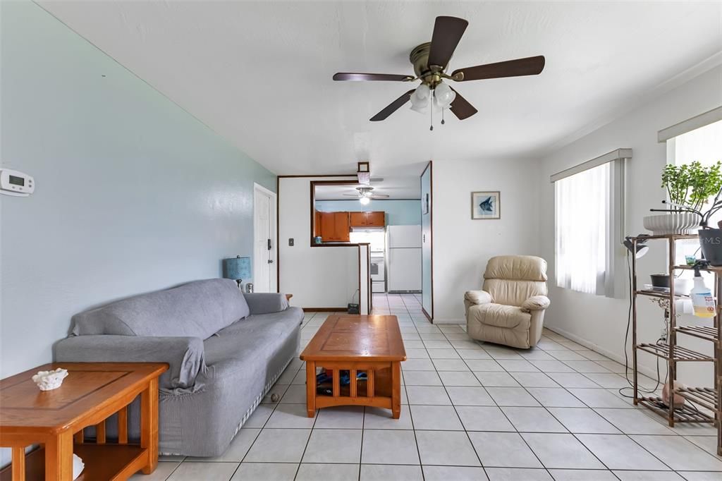 Active With Contract: $199,900 (3 beds, 1 baths, 1208 Square Feet)