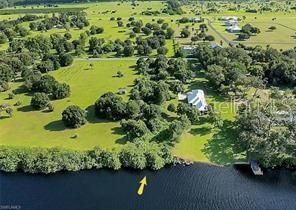 На продажу: $369,900 (1.15 acres)