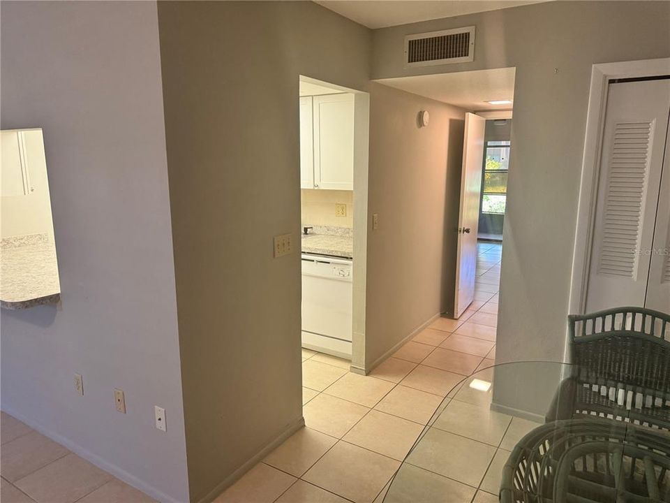 For Sale: $137,000 (1 beds, 1 baths, 647 Square Feet)