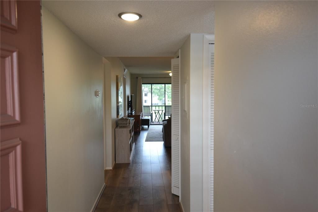 Active With Contract: $2,400 (2 beds, 2 baths, 1094 Square Feet)