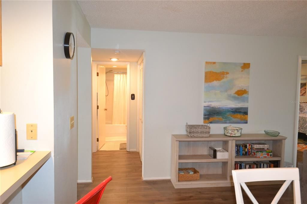 Active With Contract: $2,400 (2 beds, 2 baths, 1094 Square Feet)