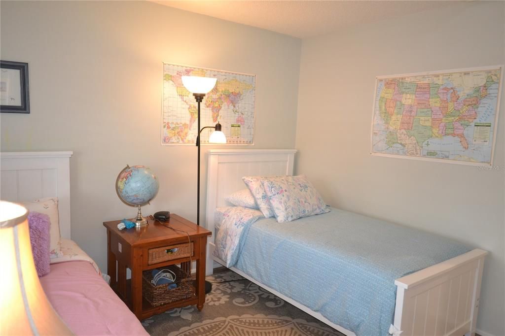 Active With Contract: $2,400 (2 beds, 2 baths, 1094 Square Feet)