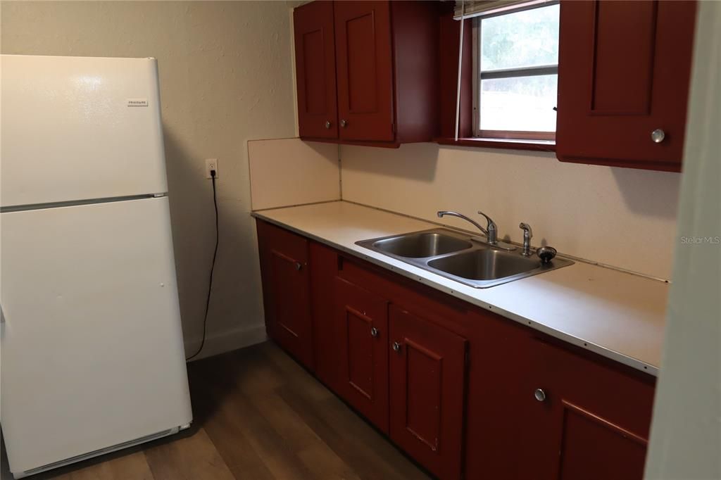 Active With Contract: $117,500 (2 beds, 1 baths, 640 Square Feet)