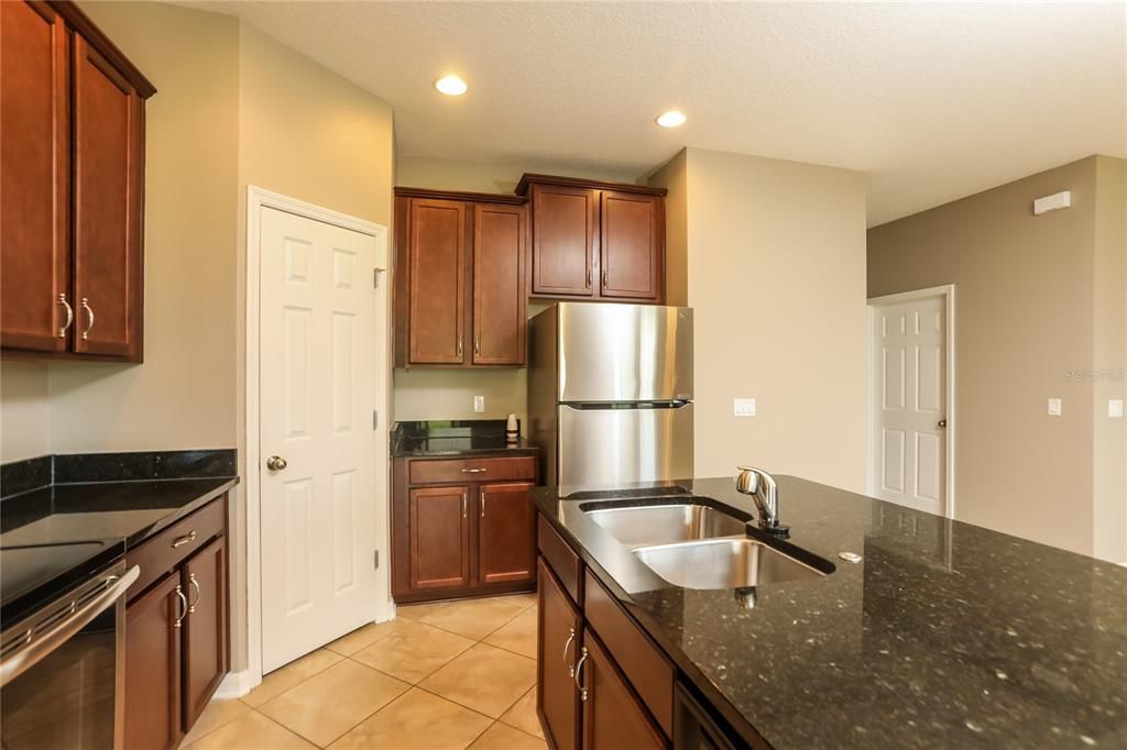 For Rent: $1,825 (3 beds, 2 baths, 1489 Square Feet)