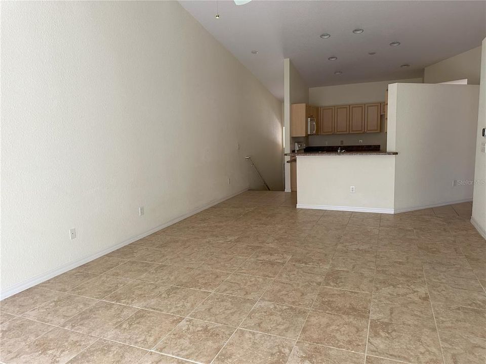 For Rent: $1,800 (3 beds, 2 baths, 1291 Square Feet)