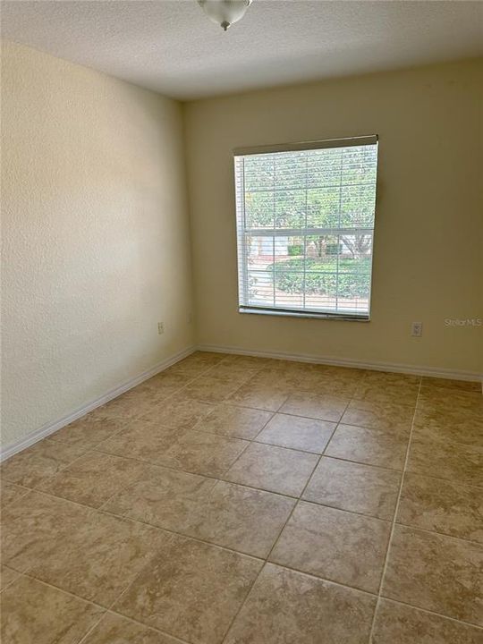 For Rent: $1,800 (3 beds, 2 baths, 1291 Square Feet)