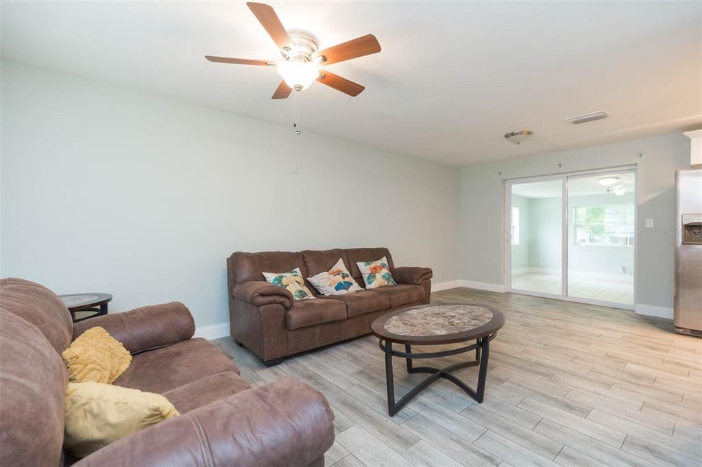 Active With Contract: $330,000 (4 beds, 2 baths, 1408 Square Feet)