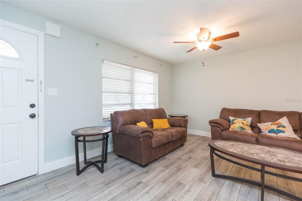 Active With Contract: $330,000 (4 beds, 2 baths, 1408 Square Feet)