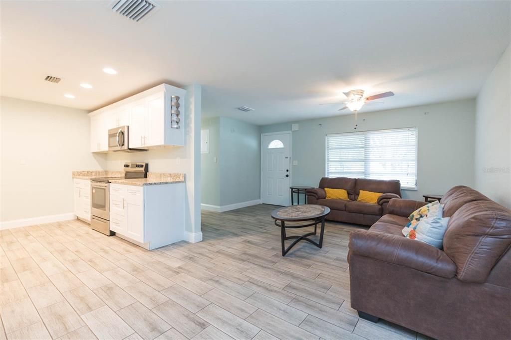 Active With Contract: $330,000 (4 beds, 2 baths, 1408 Square Feet)