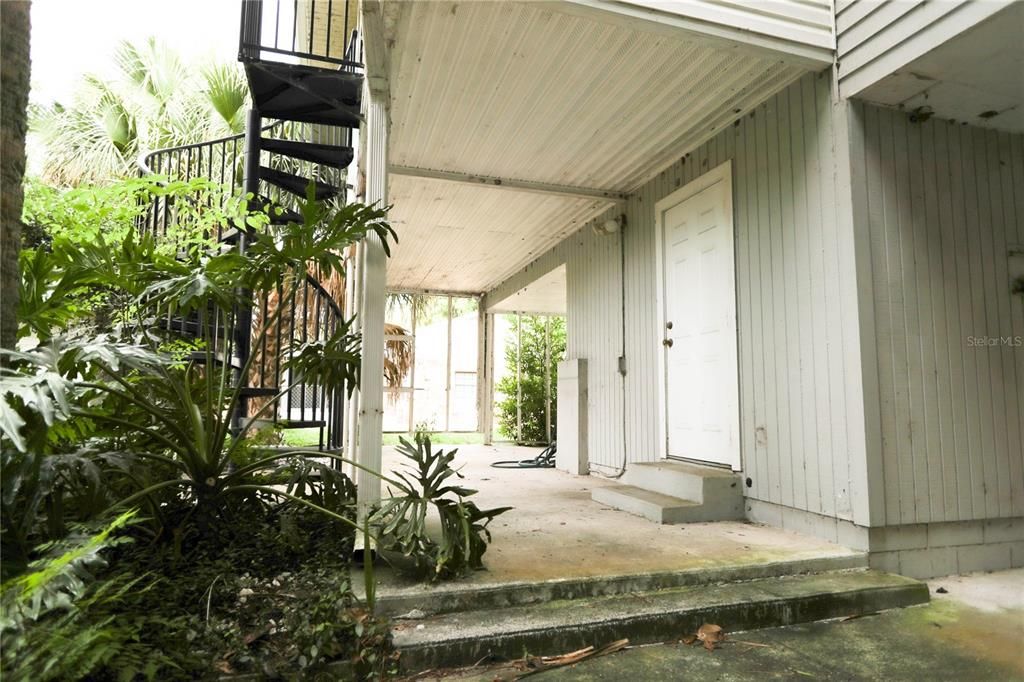 Active With Contract: $275,000 (3 beds, 2 baths, 1144 Square Feet)