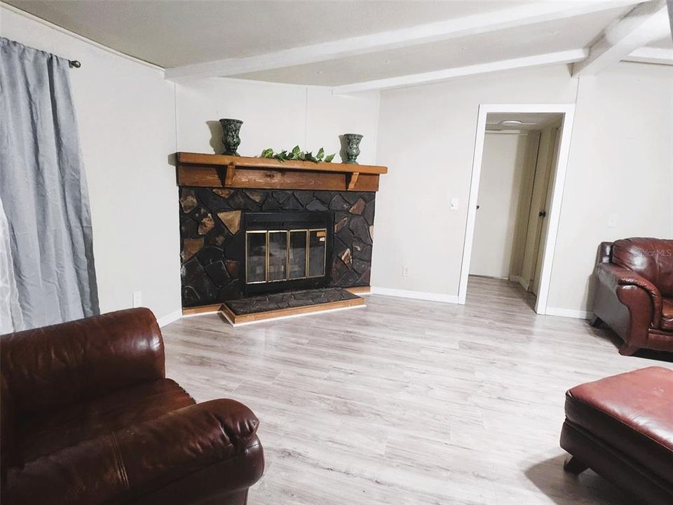 For Sale: $188,000 (3 beds, 2 baths, 1248 Square Feet)