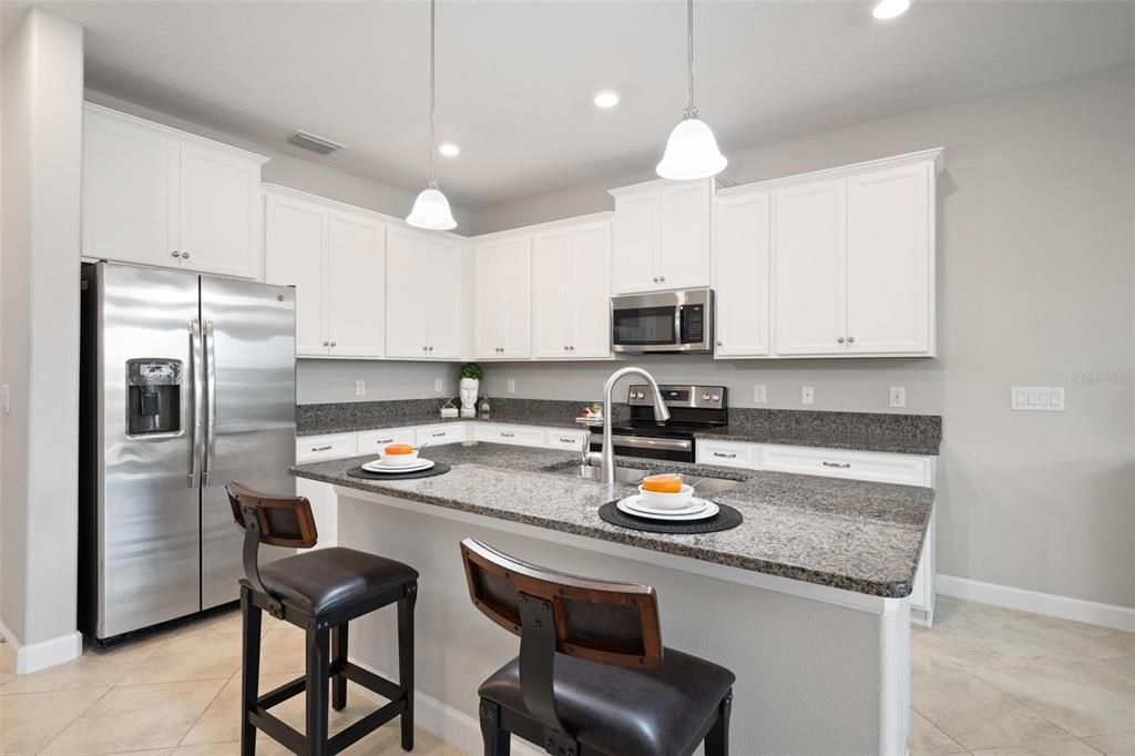 Active With Contract: $394,900 (3 beds, 2 baths, 1816 Square Feet)