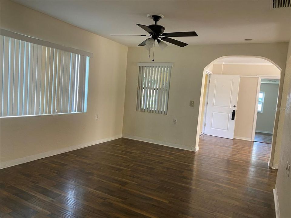 For Sale: $249,000 (3 beds, 1 baths, 1308 Square Feet)