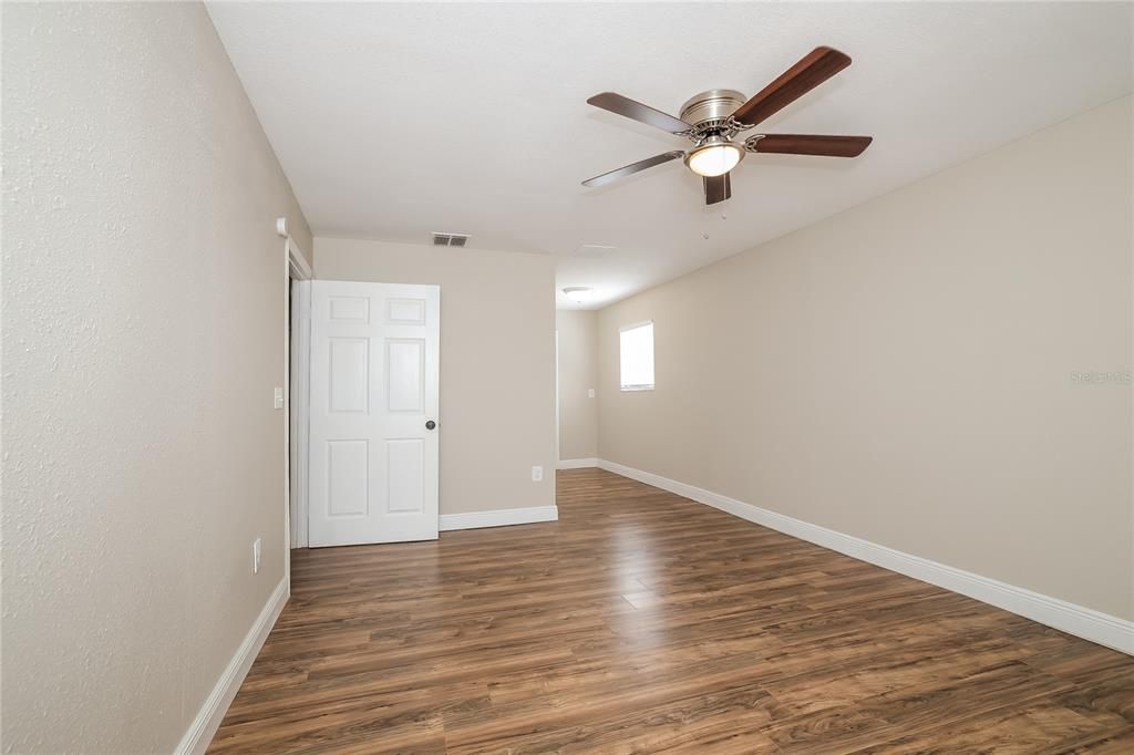 For Rent: $1,570 (4 beds, 2 baths, 1201 Square Feet)