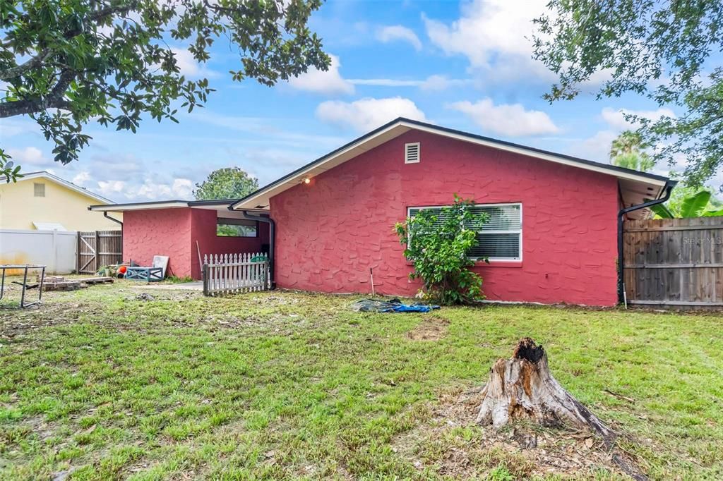 Active With Contract: $258,000 (3 beds, 2 baths, 1483 Square Feet)