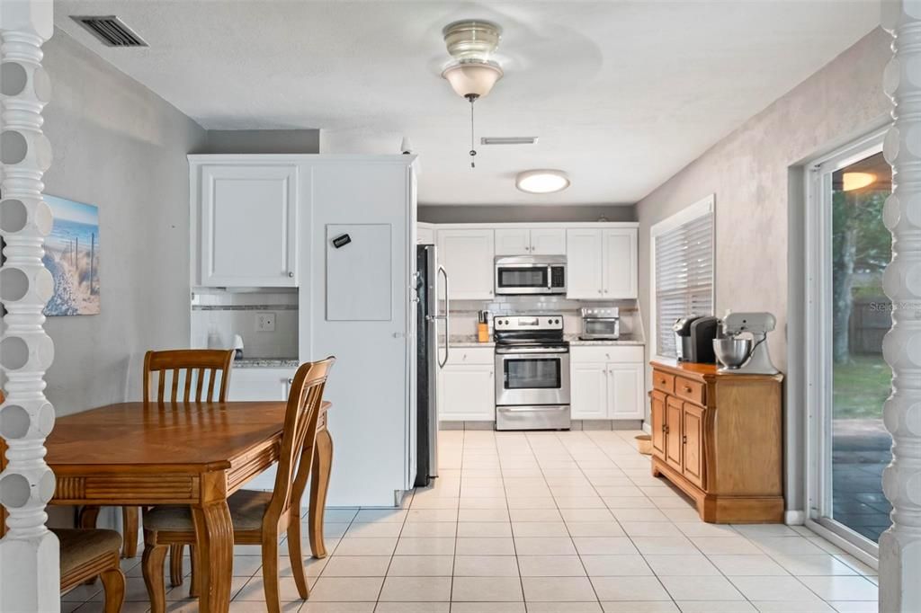 Active With Contract: $258,000 (3 beds, 2 baths, 1483 Square Feet)