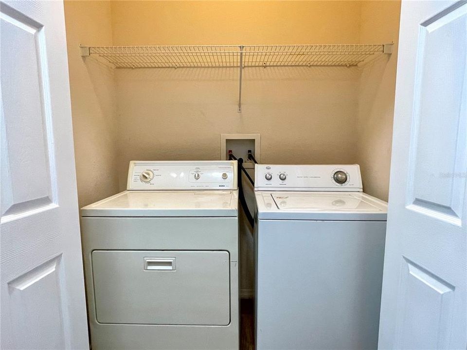 Active With Contract: $1,400 (1 beds, 1 baths, 732 Square Feet)