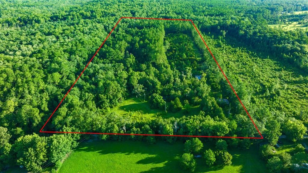 На продажу: $412,900 (20.96 acres)