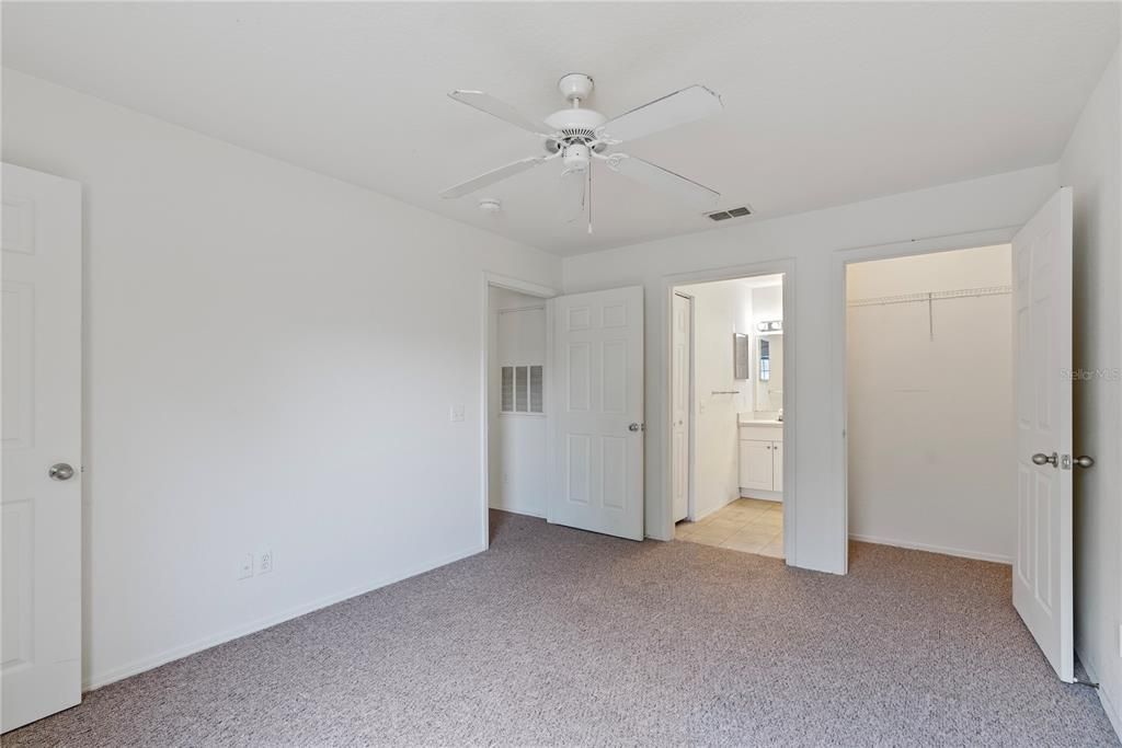 Active With Contract: $1,500 (2 beds, 2 baths, 1029 Square Feet)