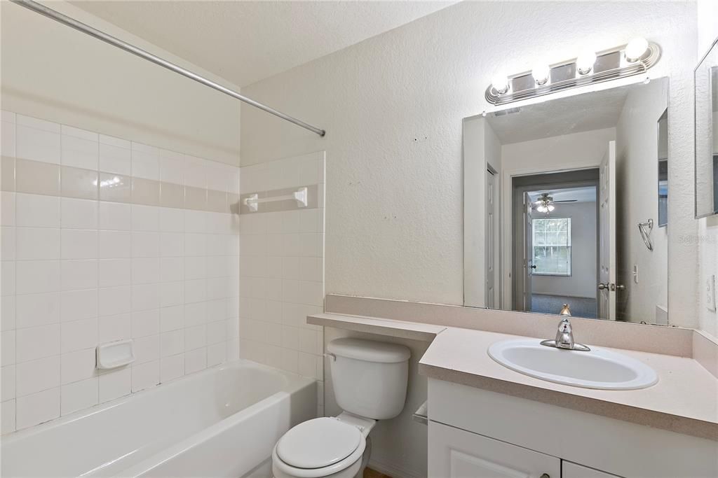 Active With Contract: $1,500 (2 beds, 2 baths, 1029 Square Feet)