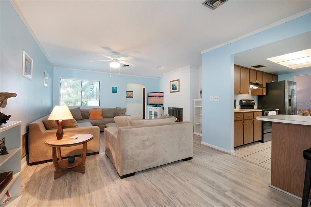 Active With Contract: $398,000 (3 beds, 2 baths, 1846 Square Feet)