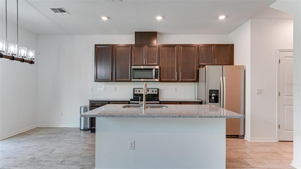 Active With Contract: $2,750 (3 beds, 2 baths, 1766 Square Feet)