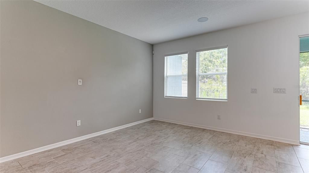 Active With Contract: $2,750 (3 beds, 2 baths, 1766 Square Feet)