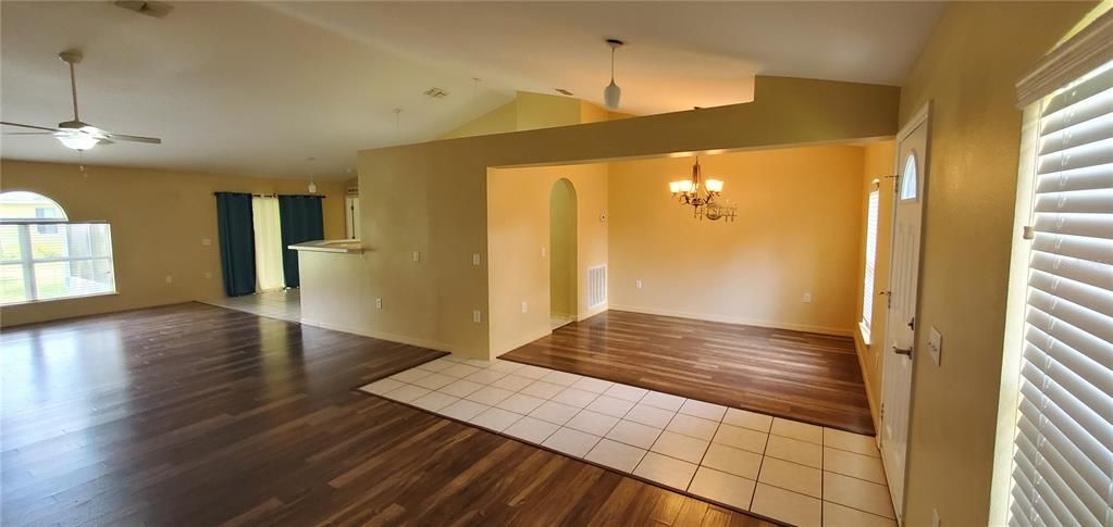 For Rent: $1,600 (3 beds, 2 baths, 1648 Square Feet)