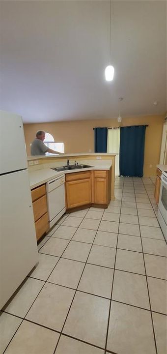 For Rent: $1,600 (3 beds, 2 baths, 1648 Square Feet)