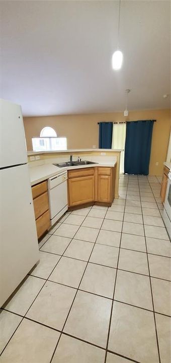 For Rent: $1,600 (3 beds, 2 baths, 1648 Square Feet)