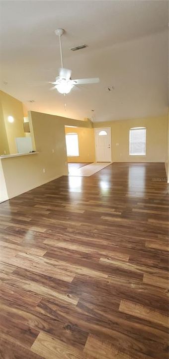 For Rent: $1,600 (3 beds, 2 baths, 1648 Square Feet)