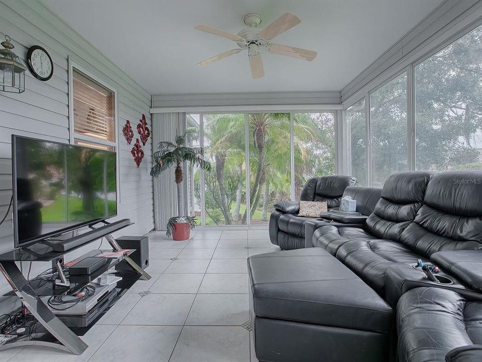 OVERSIZED LANAI UNDER HEAT AND AIR