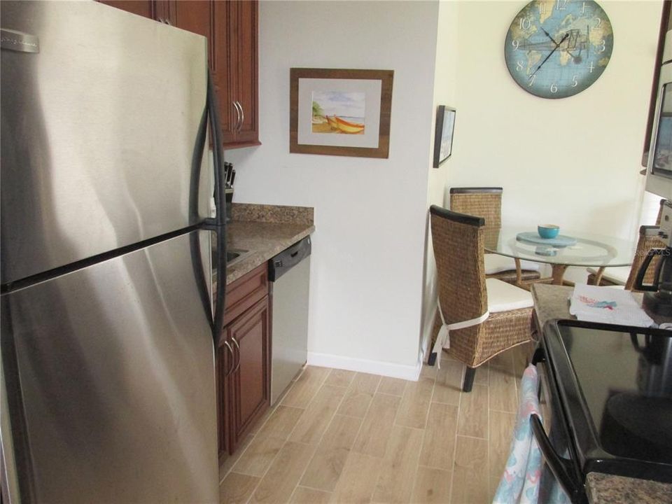 For Rent: $2,000 (2 beds, 2 baths, 990 Square Feet)