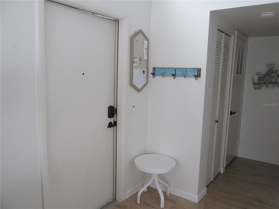 For Rent: $2,000 (2 beds, 2 baths, 990 Square Feet)